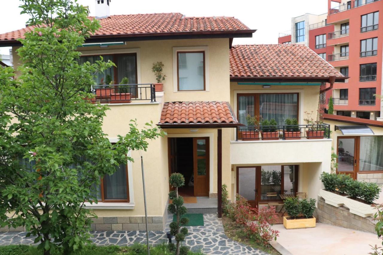 Urban House Апартамент *